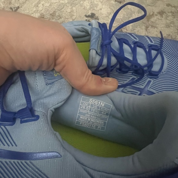 Blue ASICS tennis shoes 11.5 - Picture 3 of 3